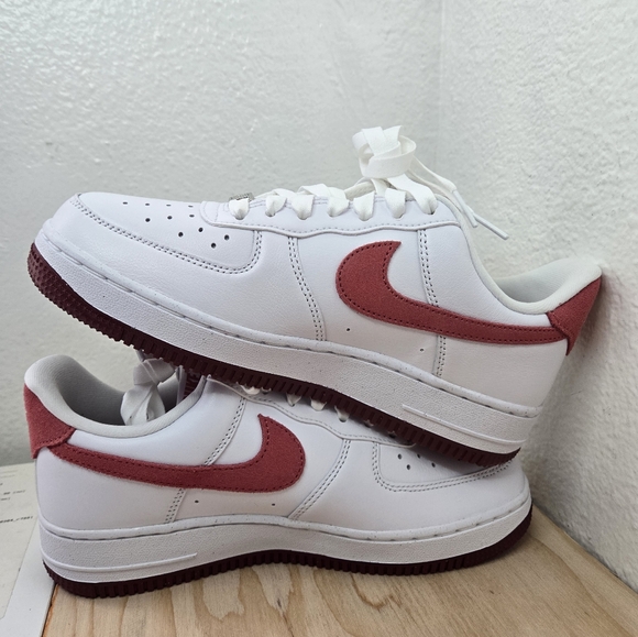 Womes AIR FORCE 1 '07 White/Adobe-Team Red FQ7626 100 - Picture 4 of 8